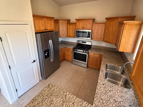 Kitchen - 10142 E 33 St, Yuma, AZ 85365 photo 4 of 4