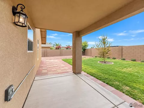 Exterior - 10142 E 33 St, Yuma, AZ 85365 photo 8 of 11