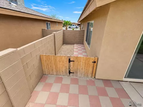 Exterior - 10142 E 33 St, Yuma, AZ 85365 photo 7 of 11