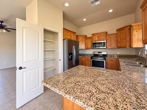 Kitchen - 10142 E 33 St, Yuma, AZ 85365 photo 2 of 4