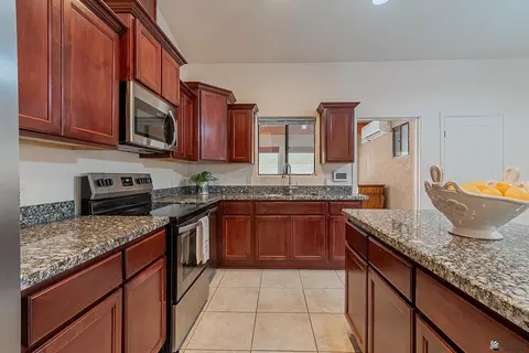 Kitchen - 12650 E 46 St, Yuma, AZ 85367 photo 1 of 2