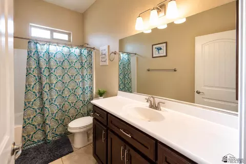 Bath - 10216 E 39 Pl, Yuma, AZ 85365 photo 6 of 6