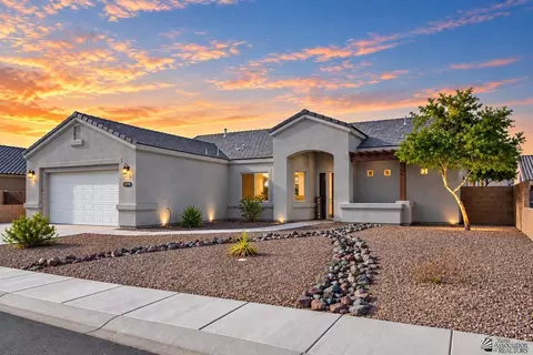 Exterior - 10216 E 39 Pl, Yuma, AZ 85365 photo 3 of 11