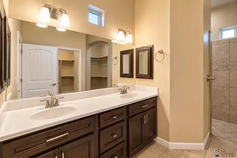 Bath - 10216 E 39 Pl, Yuma, AZ 85365 photo 1 of 6
