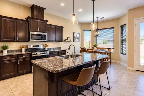 Kitchen - 10216 E 39 Pl, Yuma, AZ 85365 photo 1 of 3