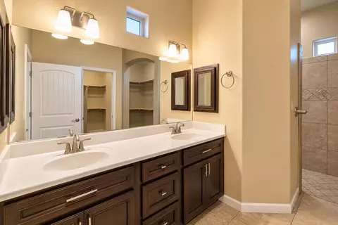 Bath - 10216 E 39 Pl, Yuma, AZ 85365 photo 1 of 6