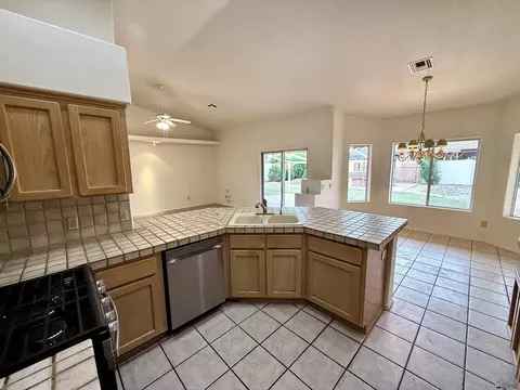 Kitchen - 10563 E 36 Pl, Yuma, AZ 85365 photo 4 of 4