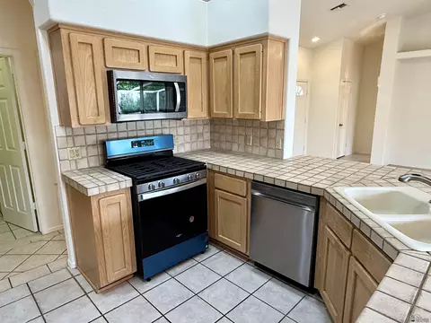 Kitchen - 10563 E 36 Pl, Yuma, AZ 85365 photo 3 of 4