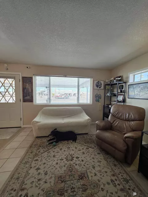 Living - 13641 E 52 Dr, Yuma, AZ 85367 photo 4 of 5