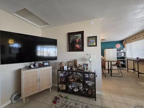 Living - 13641 E 52 Dr, Yuma, AZ 85367 photo 3 of 5