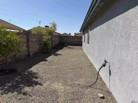 Exterior - 9587 E 38 Pl, Yuma, AZ 85365 photo 4 of 12