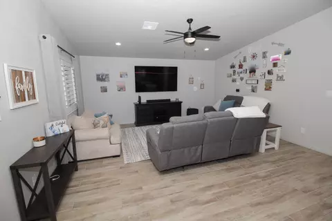 Living - 11630 E 33 Way, Yuma, AZ 85367 photo 1 of 4
