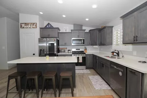 Kitchen - 11630 E 33 Way, Yuma, AZ 85367 photo 1 of 5