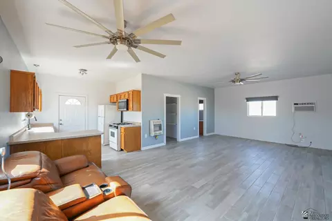 Living - 12513 E 45 Ln, Yuma, AZ 85367 photo 1 of 3