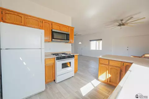 Kitchen - 12513 E 45 Ln, Yuma, AZ 85367 photo 2 of 2