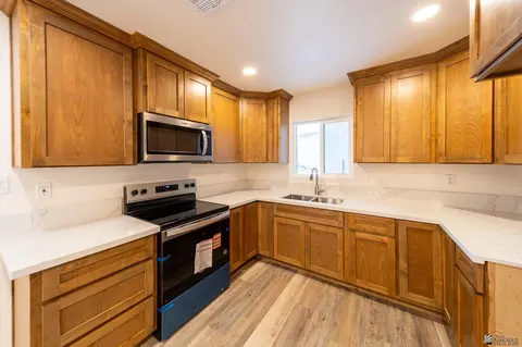 Kitchen - 1400 E 23 St, Yuma, AZ 85365 photo 2 of 2