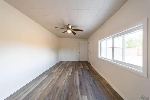 Living - 1400 E 23 St, Yuma, AZ 85365 photo 4 of 5