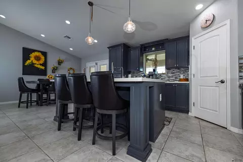 Kitchen - 12530 E 48 Dr, Yuma, AZ 85367 photo 5 of 8