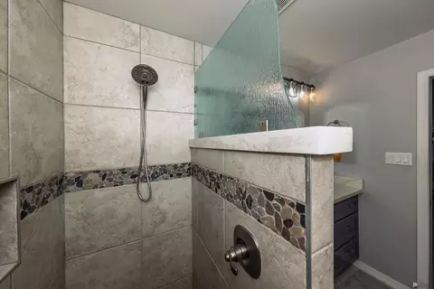 Bath - 12530 E 48 Dr, Yuma, AZ 85367 photo 4 of 5