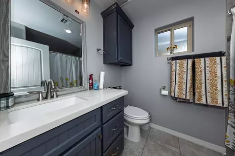 Bath - 12530 E 48 Dr, Yuma, AZ 85367 photo 1 of 5