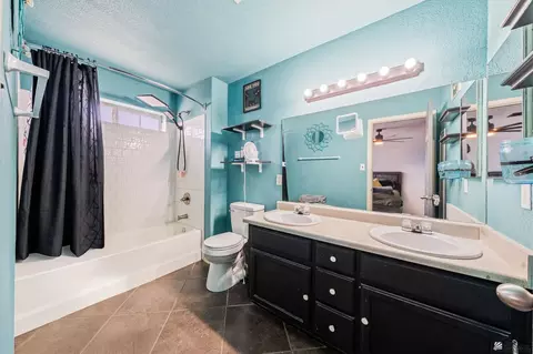 Bath - 8735 E 24 Ln, Yuma, AZ 85365 photo 1 of 2