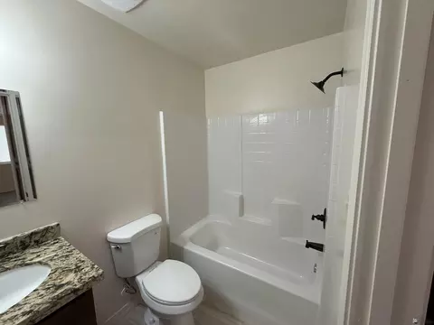 Bath - 10958 E 46 Pl, Yuma, AZ 85367 photo 2 of 2