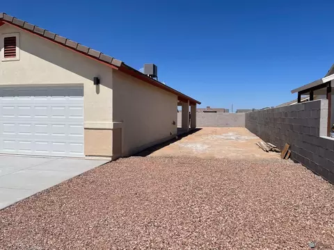 Exterior - 10958 E 46 Pl, Yuma, AZ 85367 photo 2 of 3