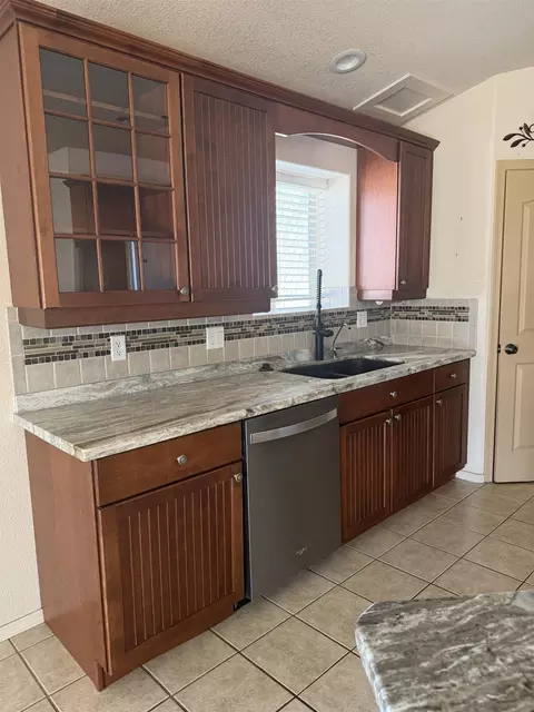 Kitchen - 12363 E 39 Way, Yuma, AZ 85367 photo 1 of 2