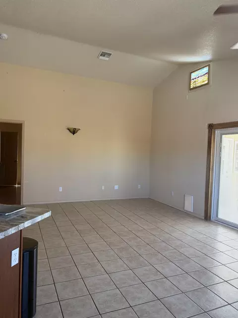 Living - 12363 E 39 Way, Yuma, AZ 85367 photo 1 of 2