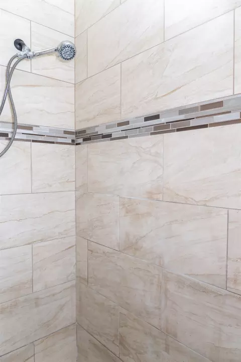 Bath - 12670 E 49 Dr, Yuma, AZ 85367 photo 2 of 3