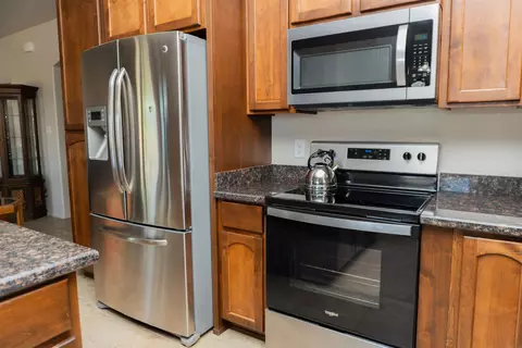 Kitchen - 12670 E 49 Dr, Yuma, AZ 85367 photo 2 of 2