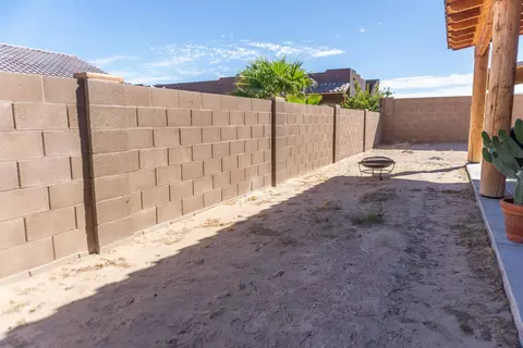Exterior - 12670 E 49 Dr, Yuma, AZ 85367 photo 4 of 5