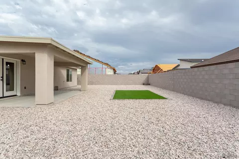 Exterior - 10771 E 45 Pl, Yuma, AZ 85367 photo 4 of 7