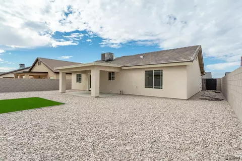 Exterior - 10771 E 45 Pl, Yuma, AZ 85367 photo 6 of 7