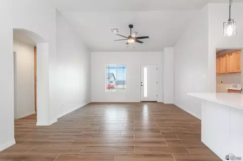 Living - 10771 E 45 Pl, Yuma, AZ 85367 photo 1 of 3