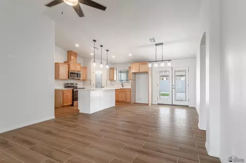 Living - 10771 E 45 Pl, Yuma, AZ 85367 photo 3 of 3