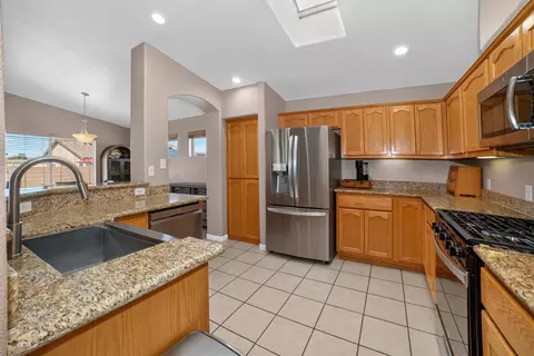 Kitchen - 11626 E 35 St, Yuma, AZ 85367 photo 1 of 5