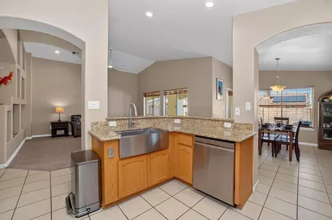 Kitchen - 11626 E 35 St, Yuma, AZ 85367 photo 2 of 5