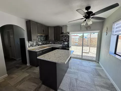 Kitchen - 13727 E 49 St, Yuma, AZ 85367 photo 3 of 7