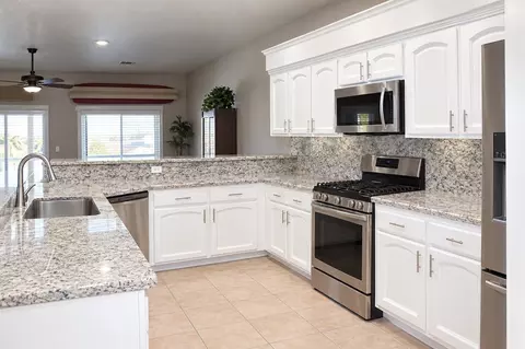 Kitchen - 10739 E 39 St, Yuma, AZ 85365 photo 1 of 1