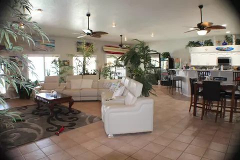 Living - 10739 E 39 St, Yuma, AZ 85365 photo 2 of 2
