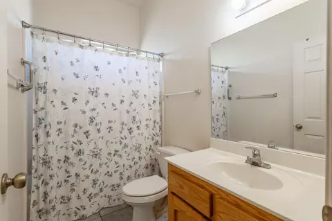 Bath - 10667 E 38 Pl, Yuma, AZ 85365 photo 2 of 2