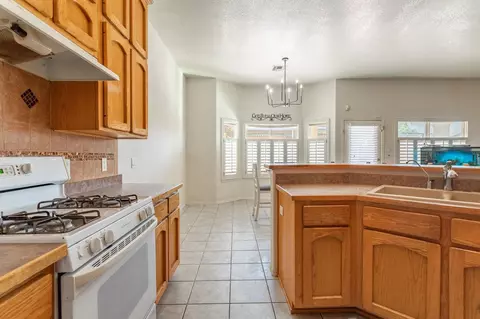 Kitchen - 10667 E 38 Pl, Yuma, AZ 85365 photo 4 of 4