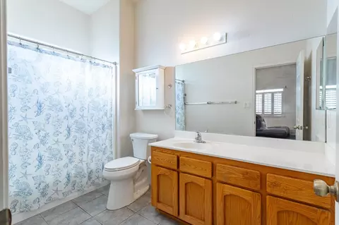 Bath - 10667 E 38 Pl, Yuma, AZ 85365 photo 1 of 2