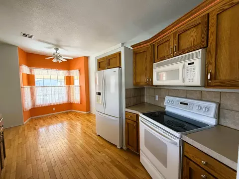 Kitchen - 12550 E 46 Dr, Yuma, AZ 85367 photo 4 of 4