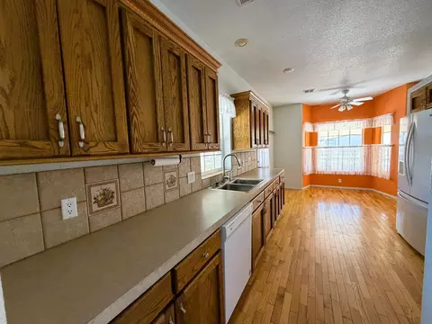 Kitchen - 12550 E 46 Dr, Yuma, AZ 85367 photo 3 of 4