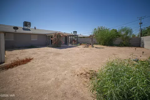 Exterior - 1070 E 26th Pl, Yuma, AZ 85365 photo 9 of 11