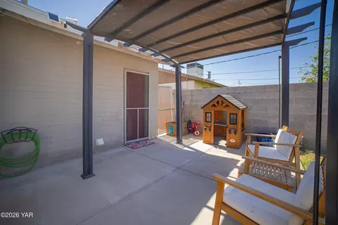 Exterior - 1070 E 26th Pl, Yuma, AZ 85365 photo 5 of 11