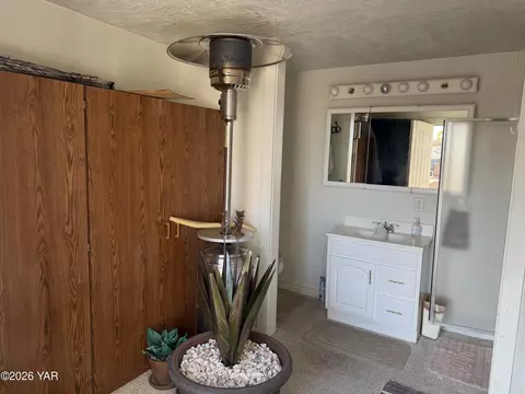 12174 E 36th Way, Yuma, AZ 85367 photo 9