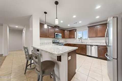 Kitchen - 10253 E 34th St, Yuma, AZ 85365 photo 4 of 5